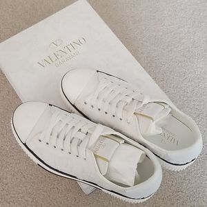 ▪︎HP▪︎🎀 Valentino Butterfly sneaker